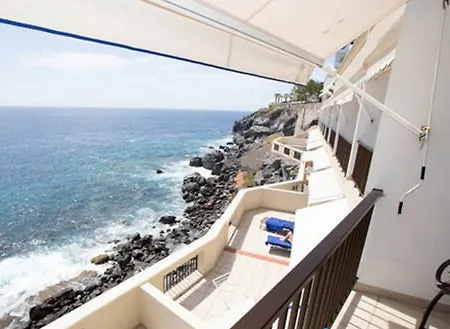 Pearly Grey Ocean Club & *