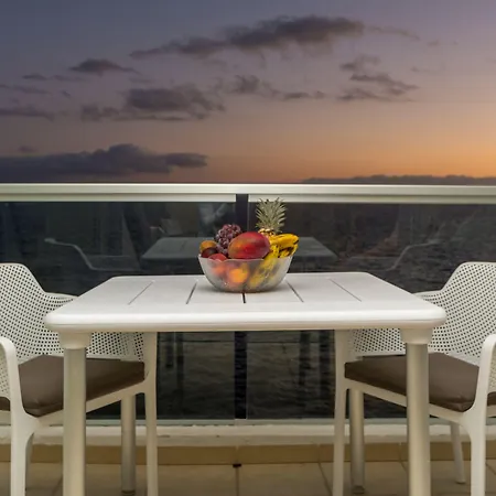 Ona Pearly Grey Apartman