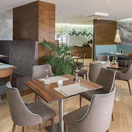 Apartman Ona Pearly Grey *